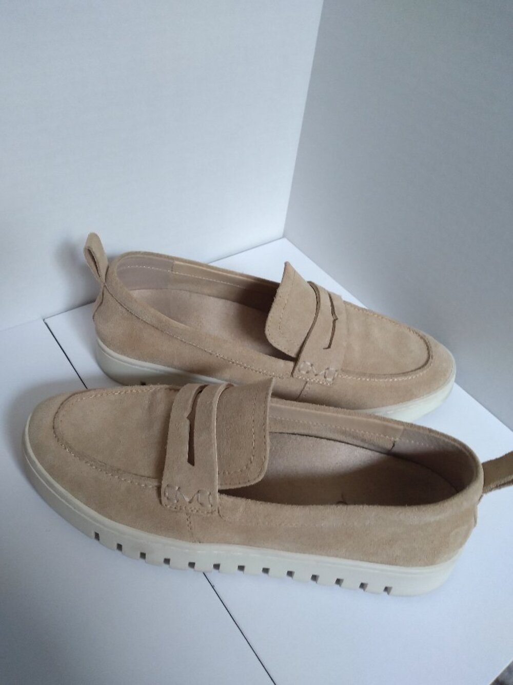 Vionic Uptown Loafer - Sand Suede - Size 8